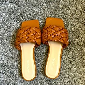 Women’s size 7 sandals